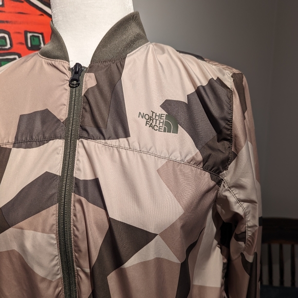 Northface Windwall Jacket. Size XS. EUC. - Picture 11 of 13